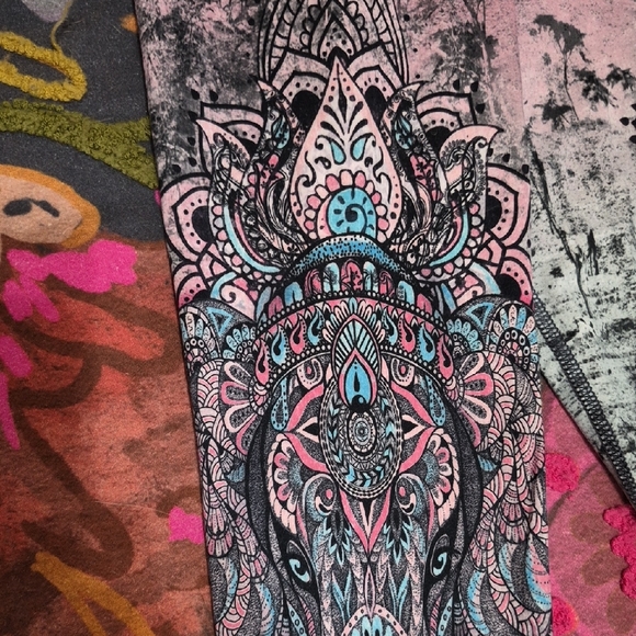 Evolution and Creation Multicolor Patterned Leggings - Picture 5 of 9